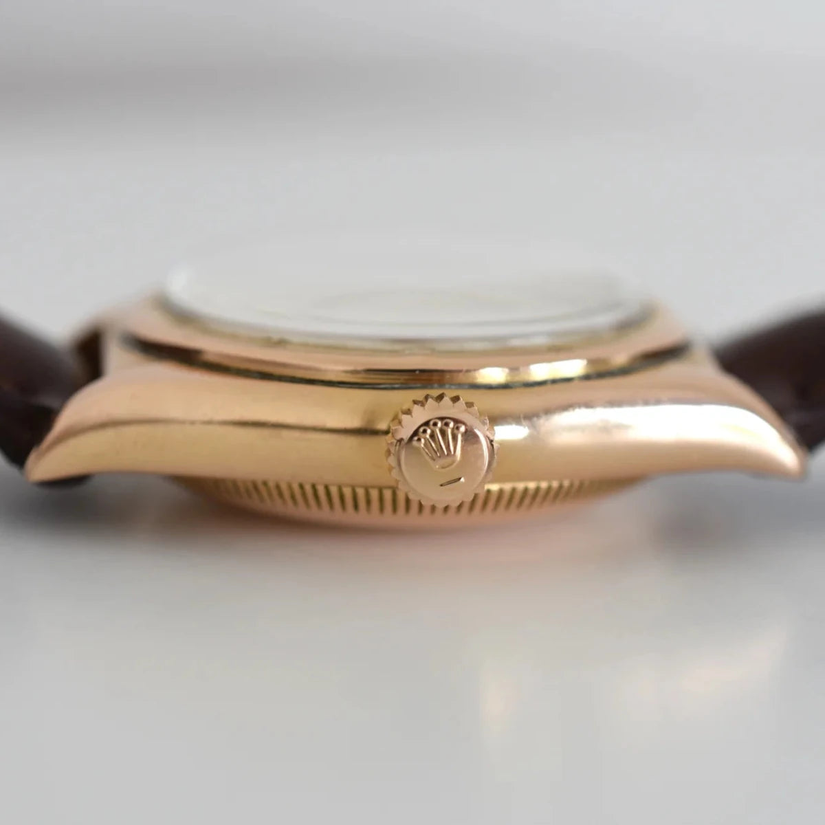 Montre ROLEX "Perpetual Ovetto Bubbleback" en or rose et cuir - Castafiore