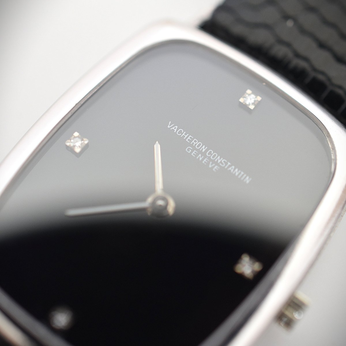 Montre VACHERON CONSTANTIN en or blanc, acier, cuir, onyx et diamants - Castafiore