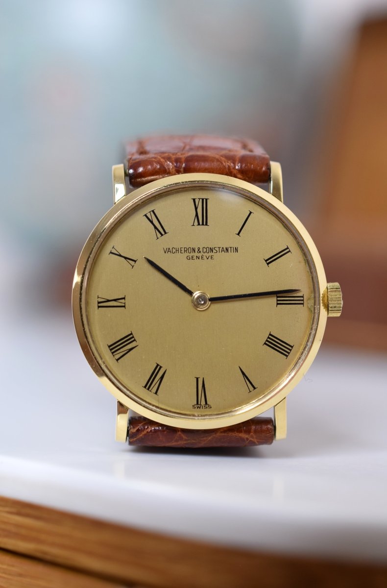 Montre VACHERON CONSTANTIN "Ultra - Thin" en or jaune, - Castafiore