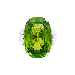 Bague Adler, or blanc, péridot et diamants.