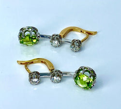 Paire de boucles d’oreilles en or 18 carats et platine, diamants et peridots - Castafiore
