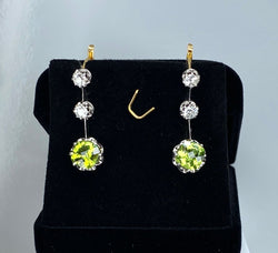 Paire de boucles d’oreilles en or 18 carats et platine, diamants et peridots - Castafiore