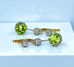 Paire de boucles d’oreilles en or 18 carats et platine, diamants et peridots - Castafiore
