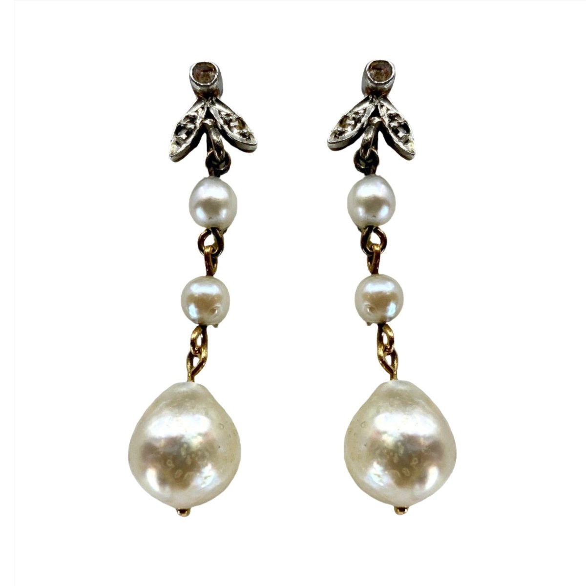 Paire de boucles d’oreilles en or 18 carats, perles et diamants, vers 1900 - Castafiore