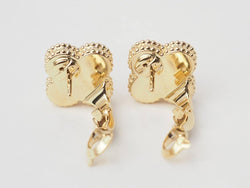 Paire de boucles d'oreilles Van Cleef & Arpels Alhambra vintage en or jaune - Castafiore
