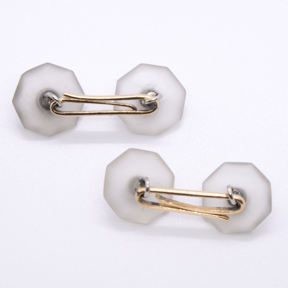 PAIRE DE BOUTONS DE MANCHETTE ART DECO, CRISTAL DE ROCHE ET SAPHIRS - Castafiore