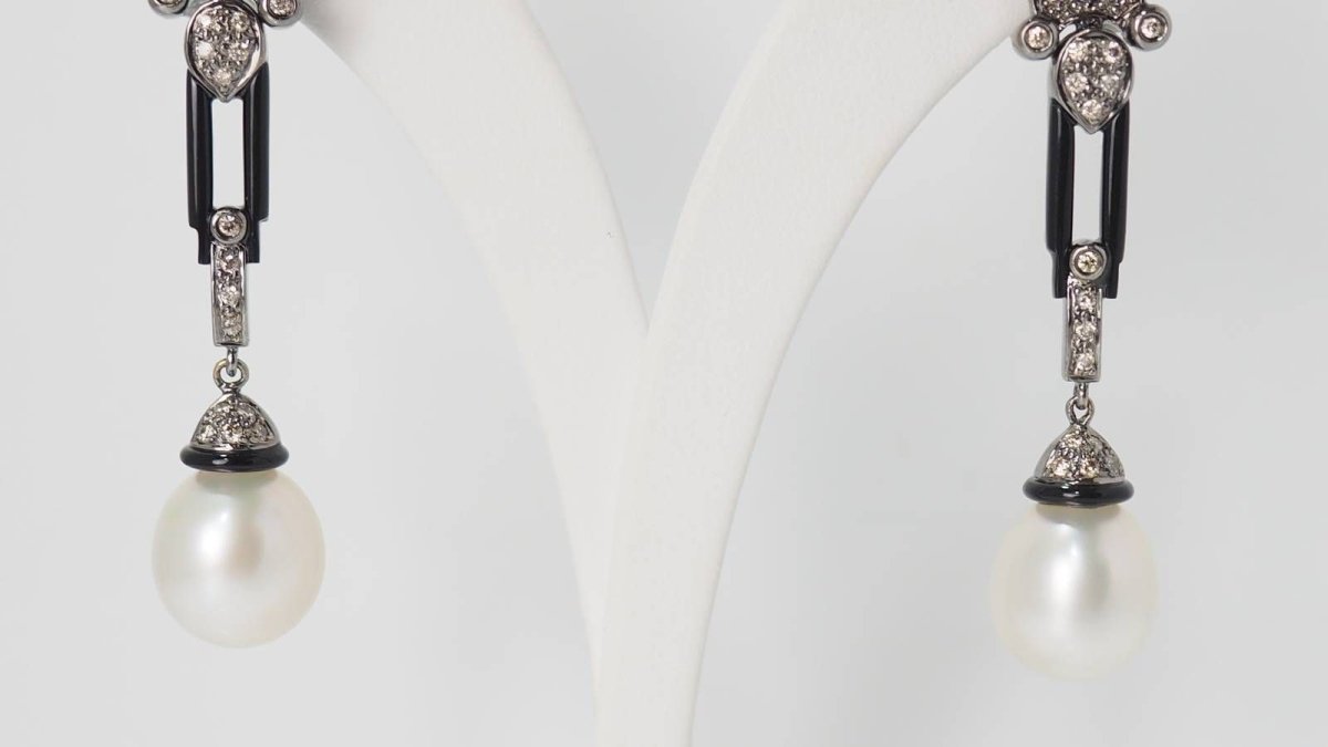 Paire de pendants d'oreilles en or blanc diamants cognacs et perles - Castafiore