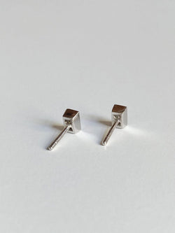 Paire de puces d’oreilles en or blanc 18k et diamants - Castafiore