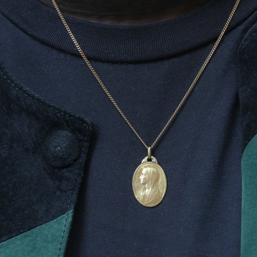 PAUL BRANDT Médaille ancienne en or figurant la vierge - Castafiore