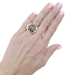 Bague vintage en or jaune, saphirs et diamants.