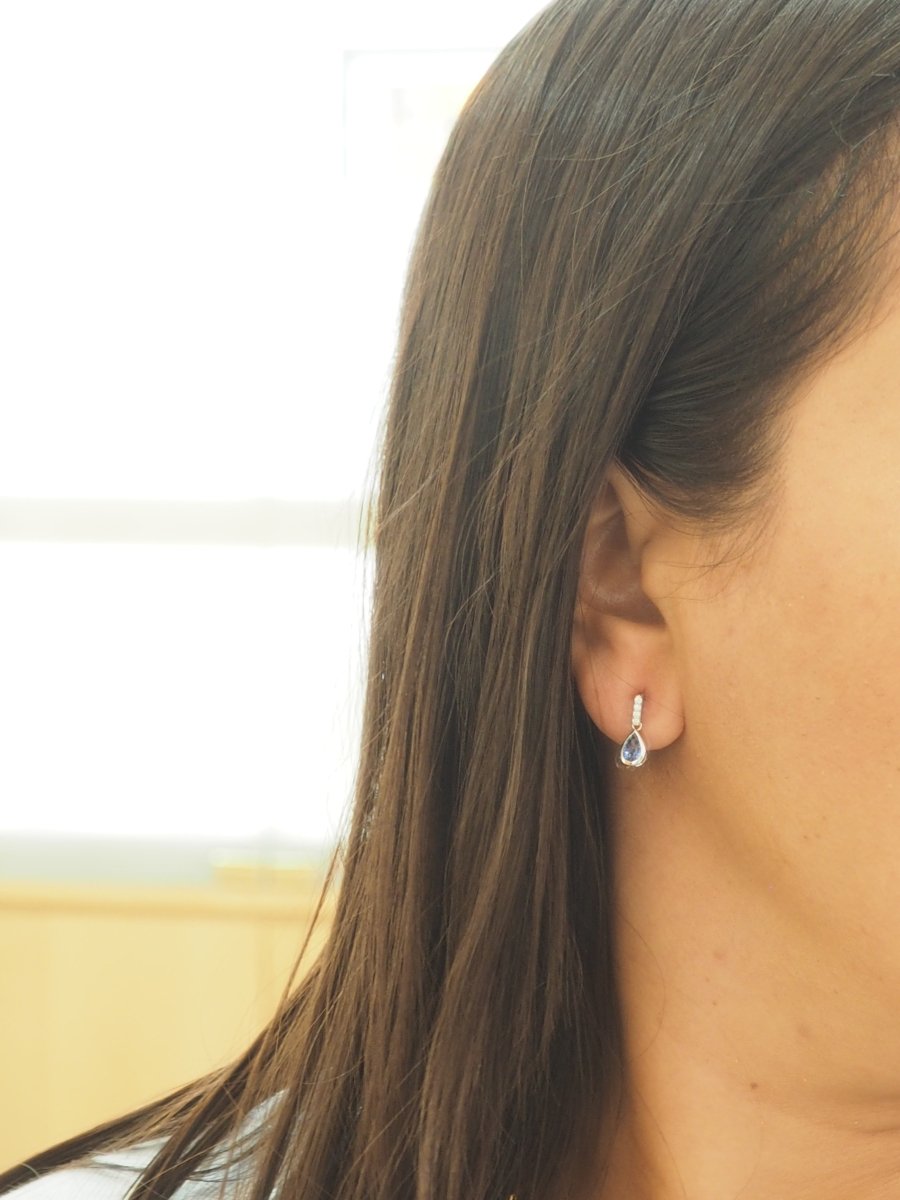 Pendants d'oreilles en or blanc, saphirs et diamants - Castafiore