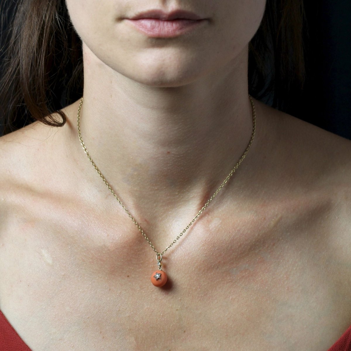 Pendentif ANCIEN Boule étoile en or jaune et corail - Castafiore