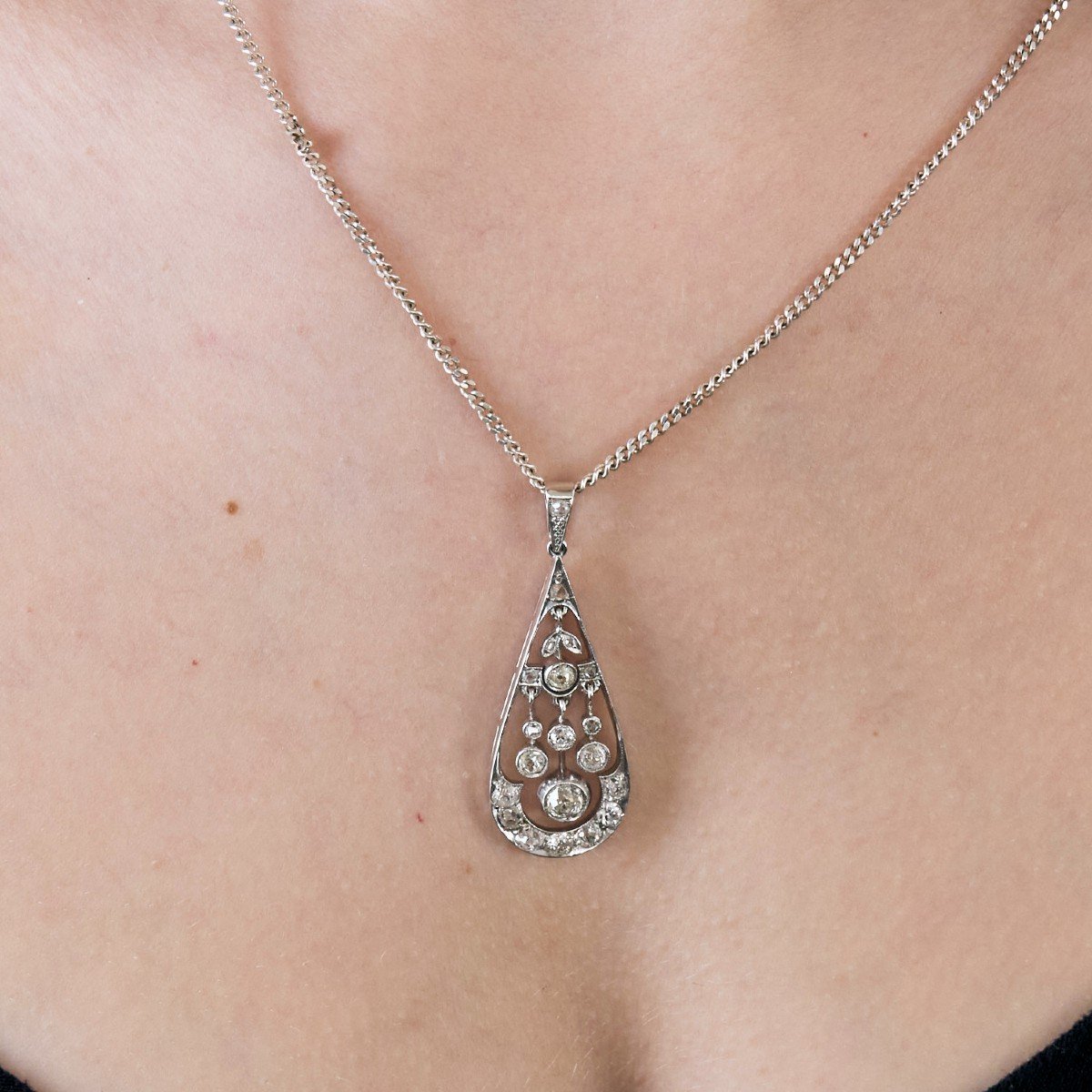 Pendentif Ancien en or blanc et diamants - Castafiore