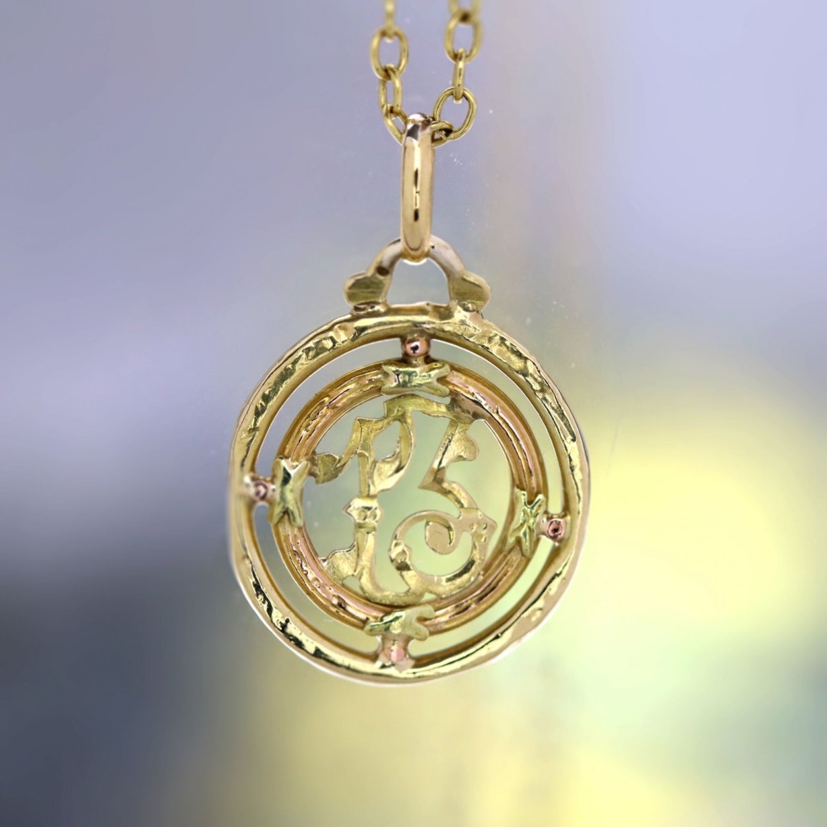 Pendentif ancien en or jaune et or vert - Castafiore