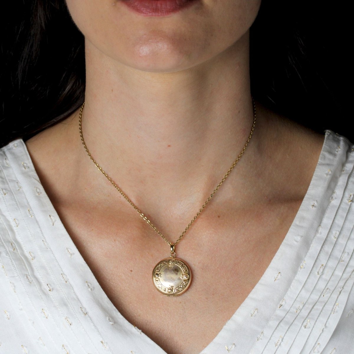 Pendentif ANCIEN Médaillon ciselé en or rose - Castafiore