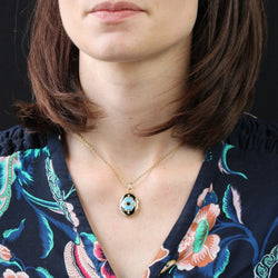 Pendentif ANCIEN Médaillon en or jaune émail noir et turquoise - Castafiore