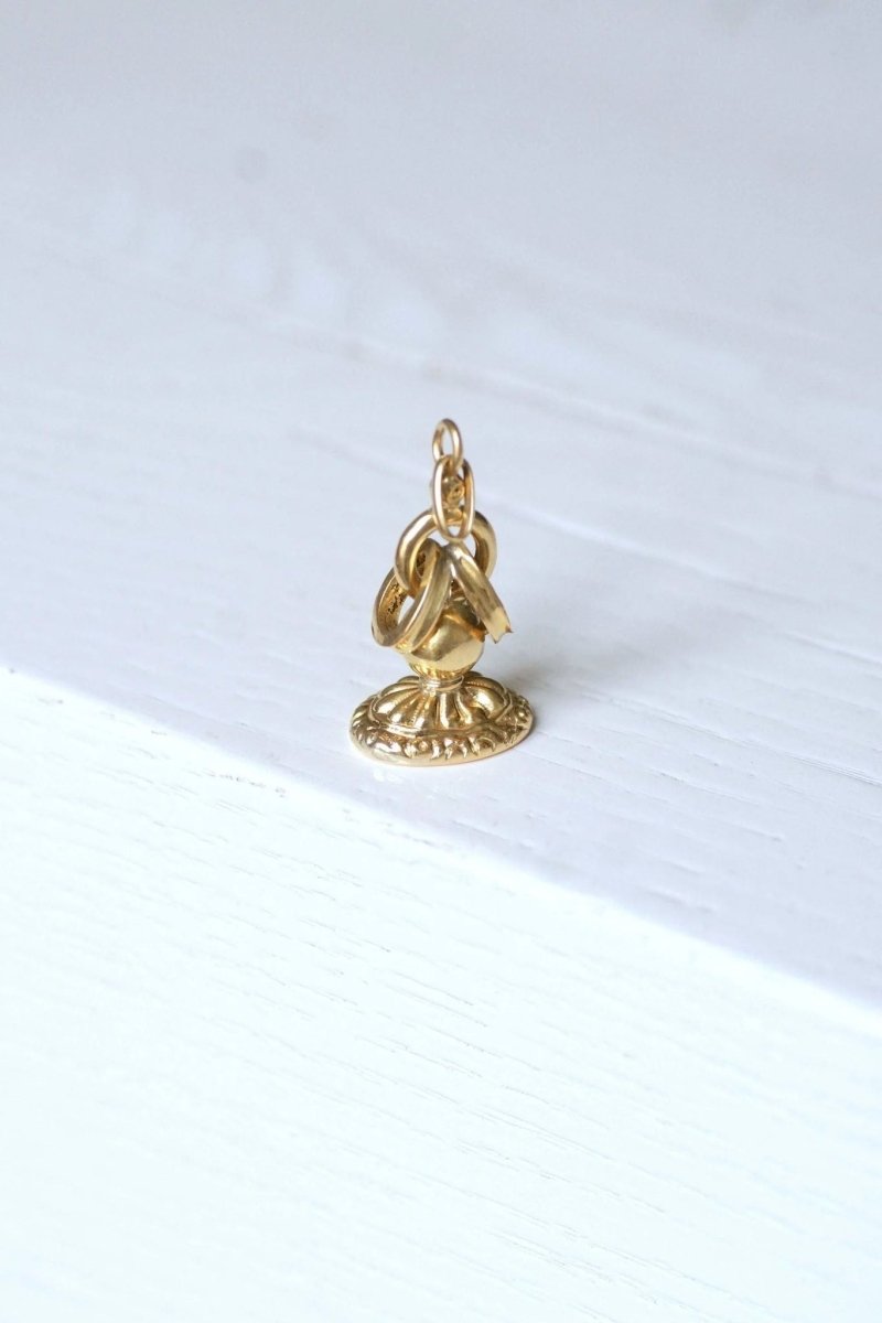 Pendentif ancien sceau cachet victorien en or jaune - Castafiore