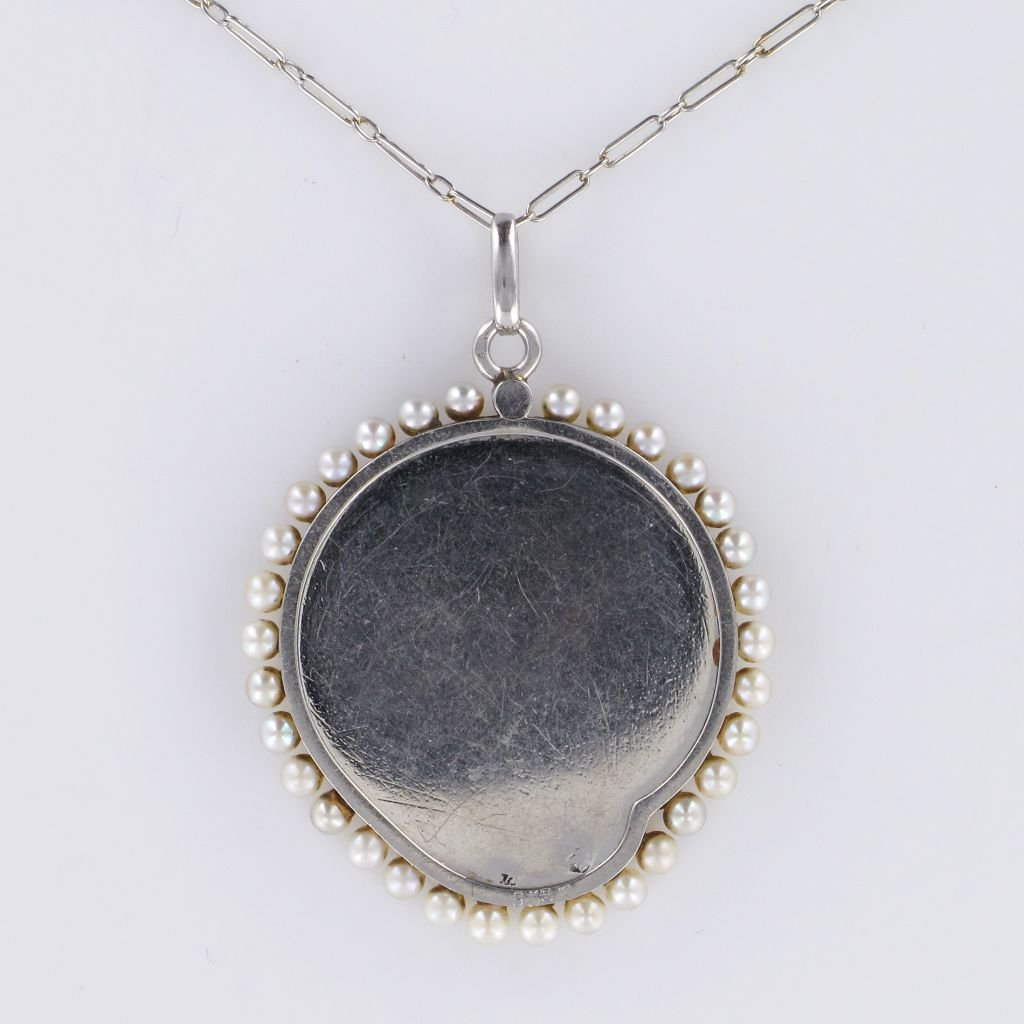 Pendentif ANONYME Médaille maille figaro en platine nacre et perles fines - Castafiore