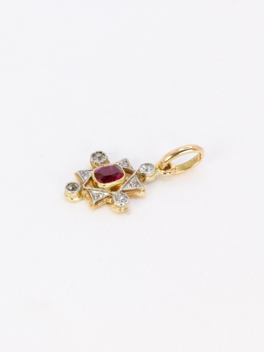 Pendentif Art Deco or jaune diamants rubis - Castafiore