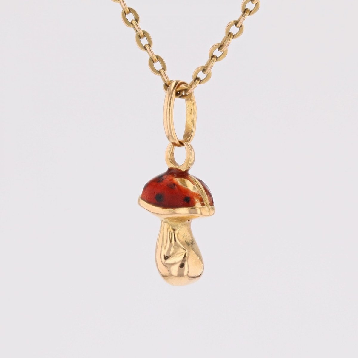 Pendentif breloque champignon en or jaune et émail - Castafiore