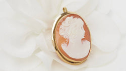Pendentif - broche ancien en or jaune et camée - Castafiore