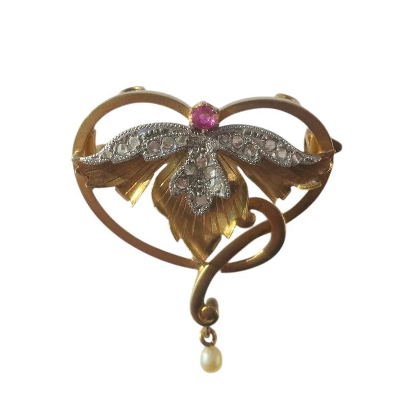 Pendentif broche Art Nouveau Rubis Diamants Perle fine Or rose 18 carats et Platine - Castafiore