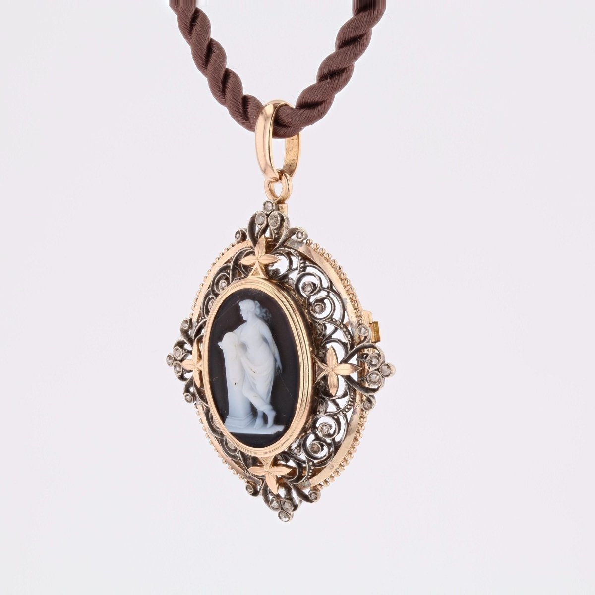 Pendentif broche camée en or rose et argent avec diamants - Castafiore