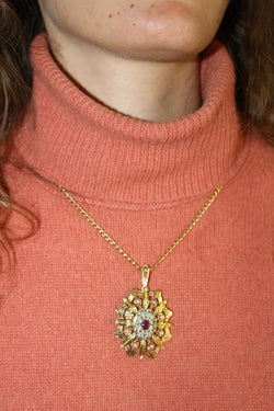 Pendentif - Broche Napoléon III,trois ors, grenat et diamant - Castafiore