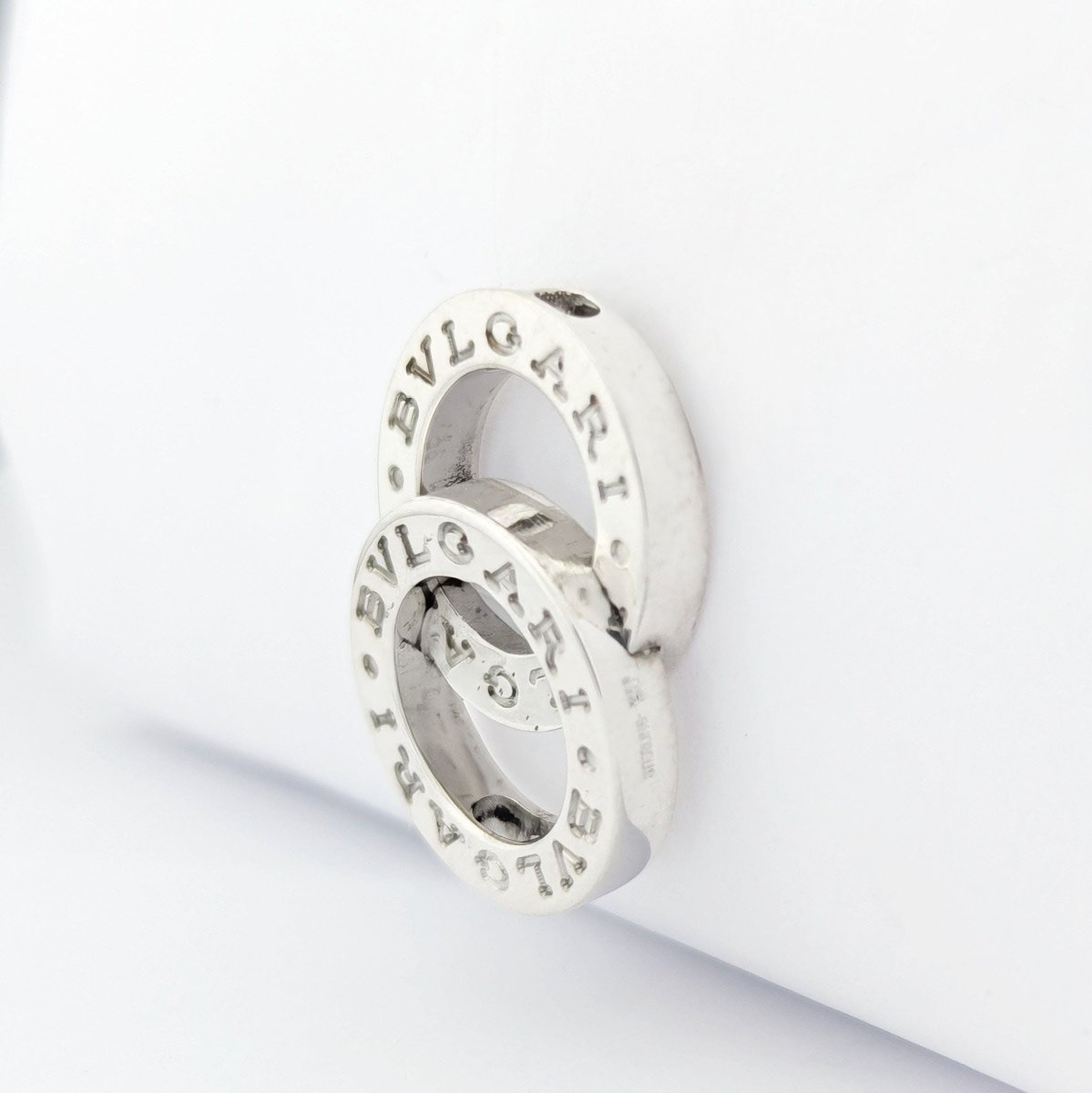 Pendentif Bvlgari en argent - motif cercles entrelacés - Castafiore