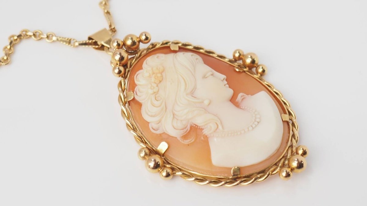 Pendentif Camée ancien d'occasion en or jaune - Castafiore