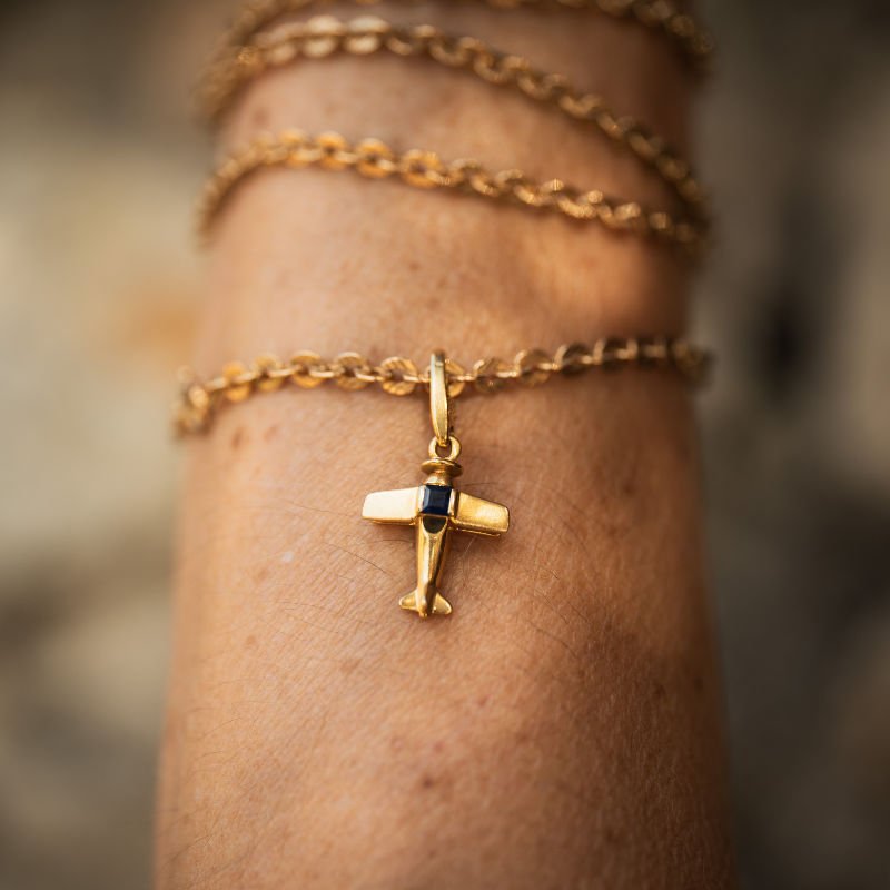 Pendentif CARTIER en or jaune et saphir - Castafiore