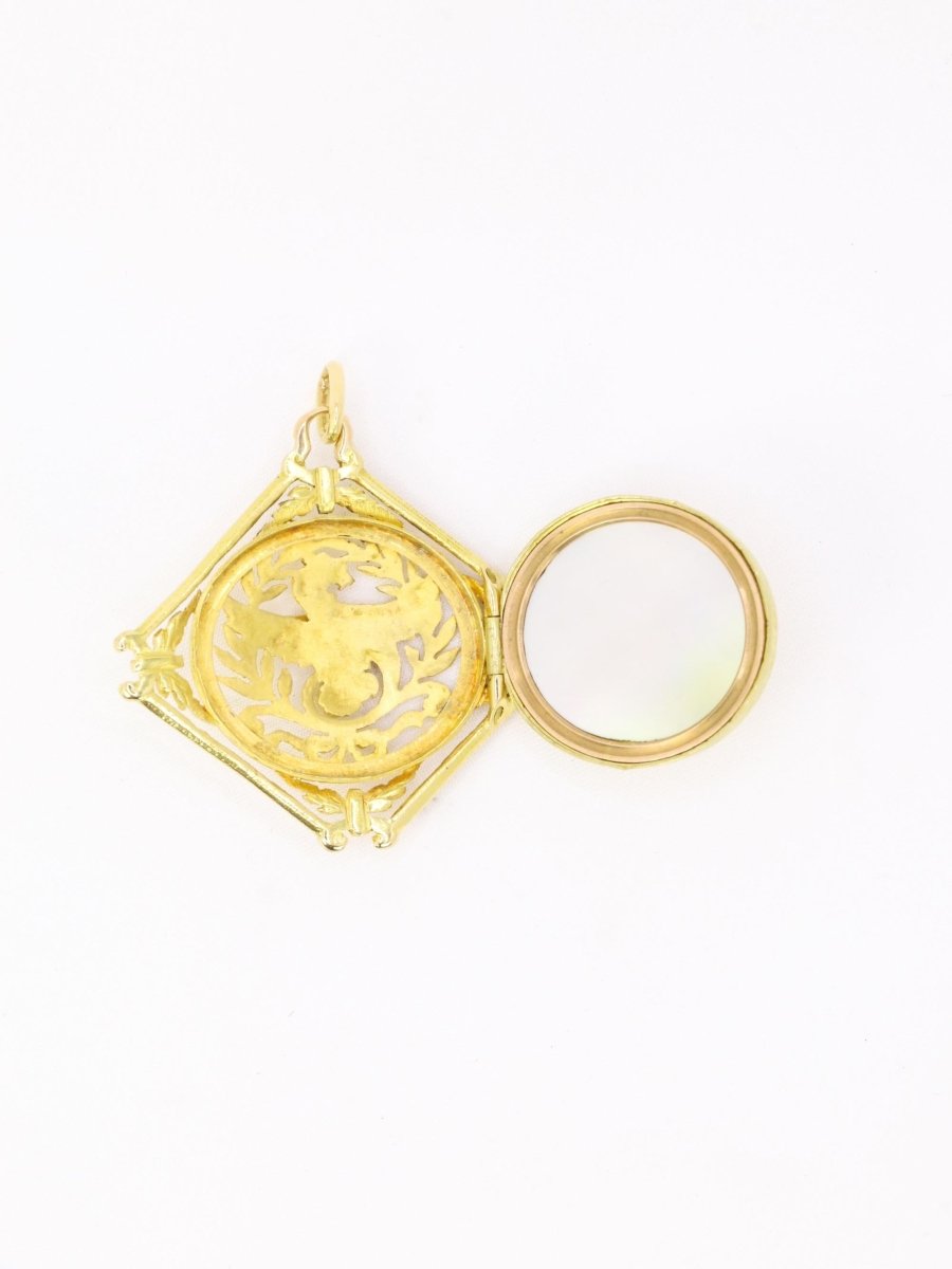 Pendentif Chimère Art Nouveau or jaune nacre - Castafiore