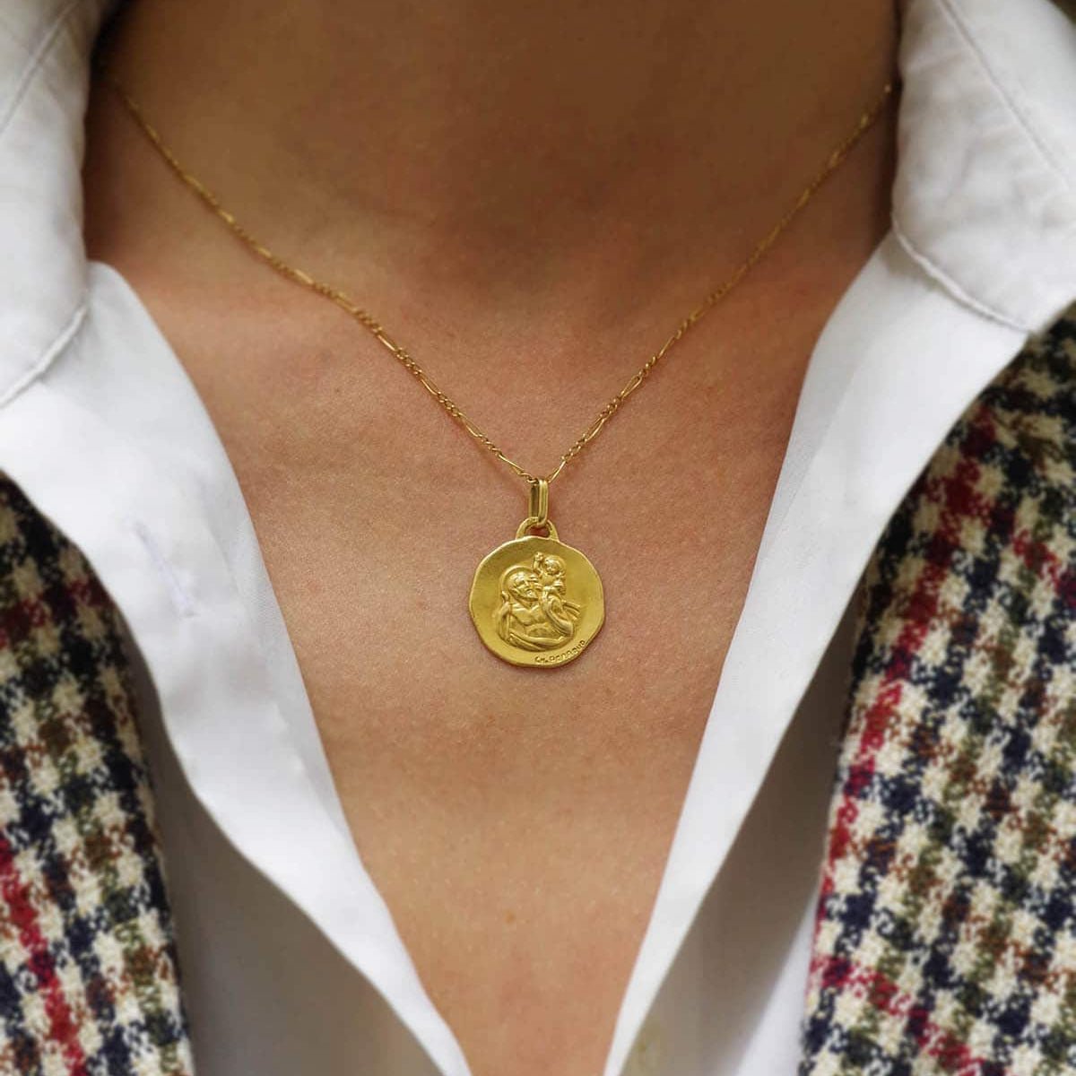 Pendentif C.PERROUD "Saint - christophe" en or jaune - Castafiore