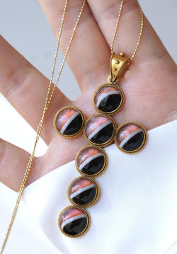 Pendentif Croix Cabochon d'Agate sur Or jaune - Castafiore