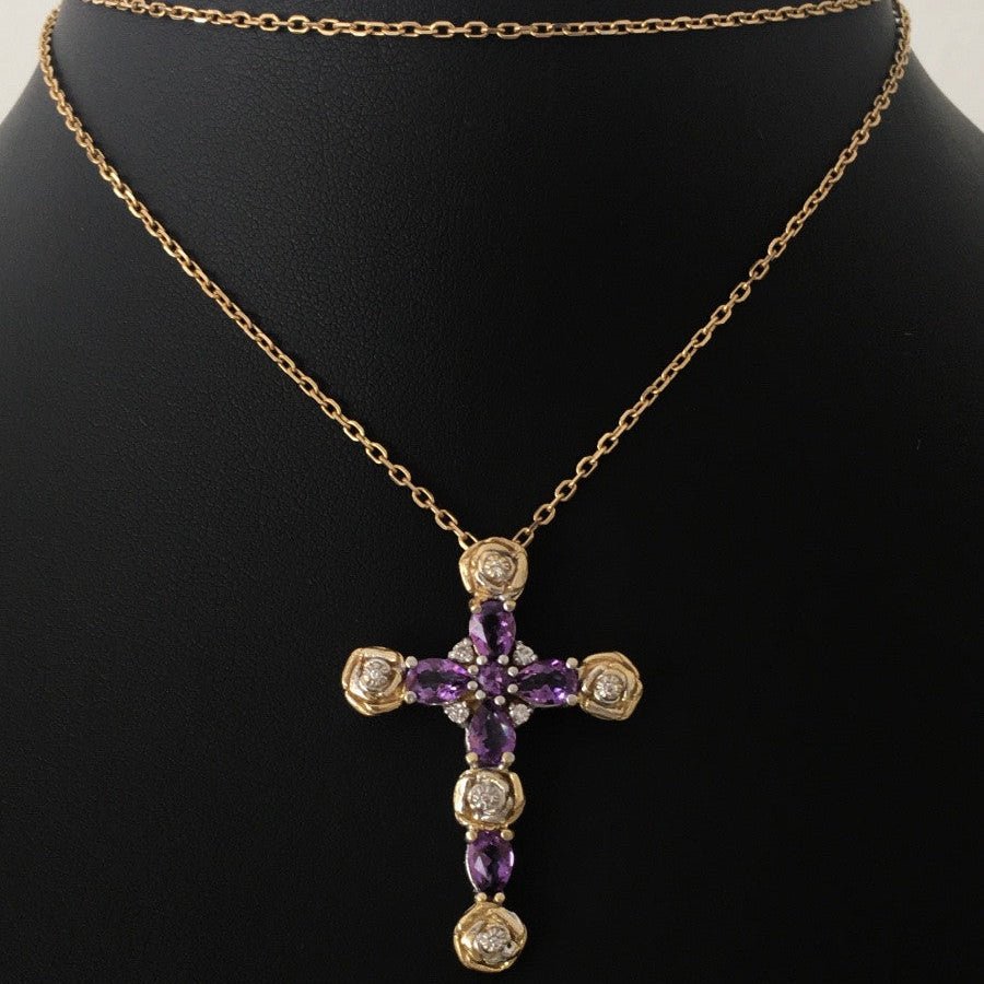 Pendentif Croix en or jaune, or blanc, améthystes, et diamants - Castafiore