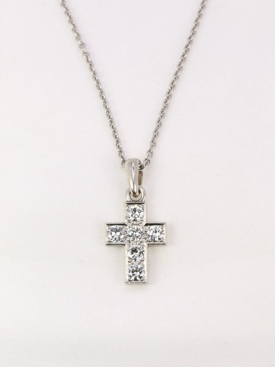 Pendentif croix vintage en or blanc et diamants taille brillant 1 ct - Castafiore