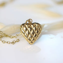 Pendentif cur or jaune ciselé - Castafiore