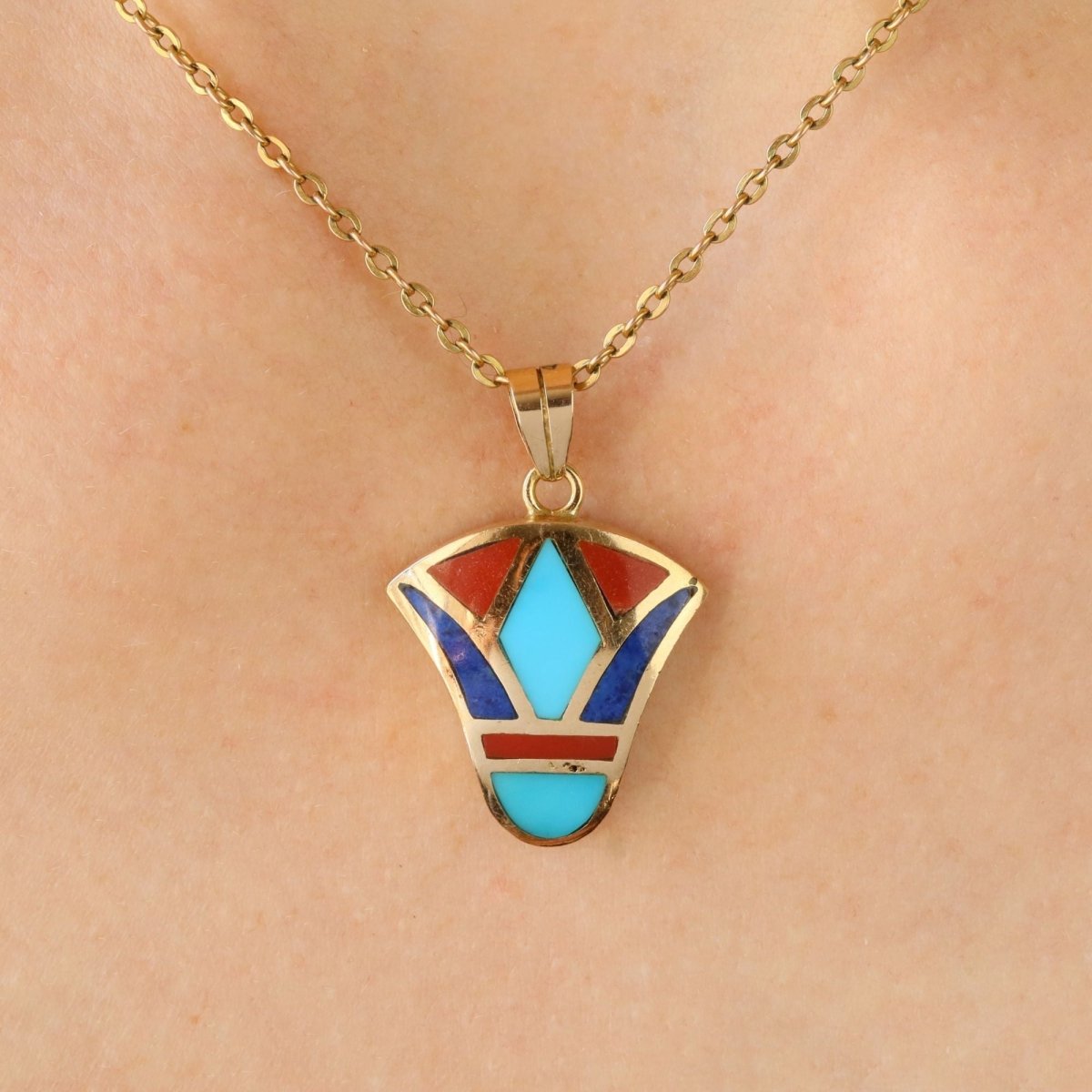 Pendentif égyptien en or jaune et émail - Castafiore