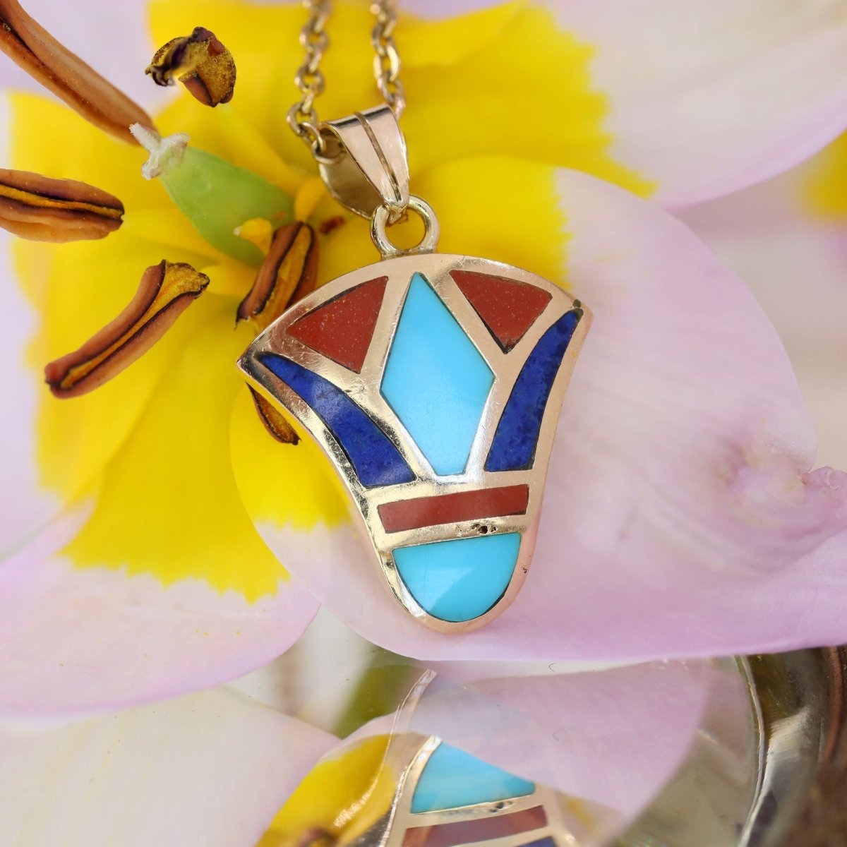 Pendentif égyptien en or jaune et émail - Castafiore