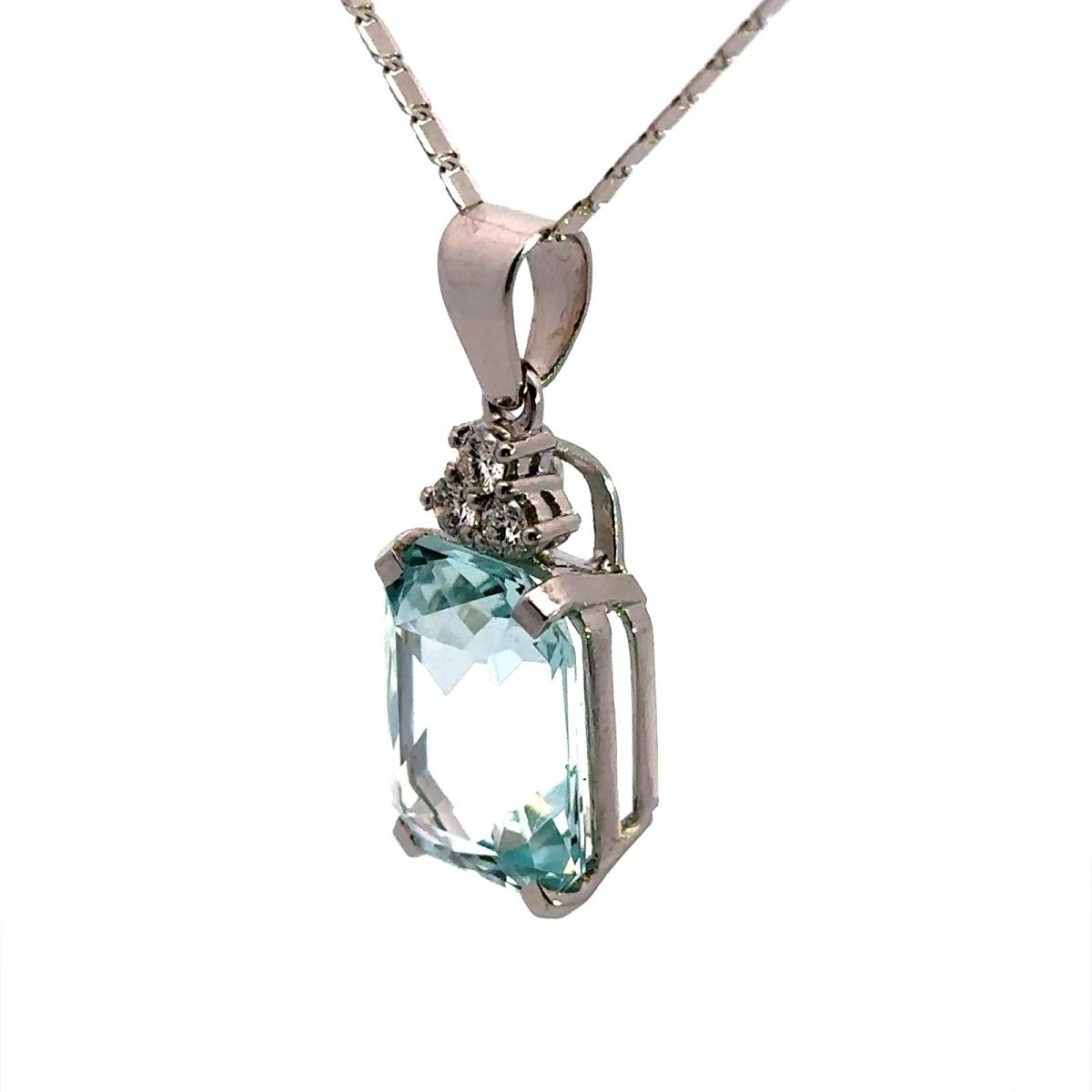 Pendentif en or blanc, aigue-marine et diamants - Castafiore