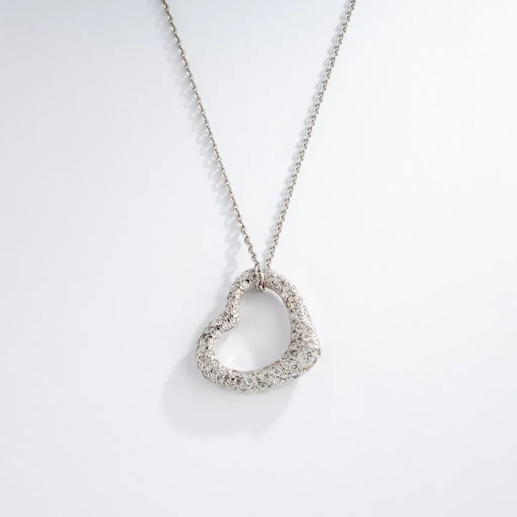 Pendentif en or gris formant un cœur pavée de diamants - Castafiore