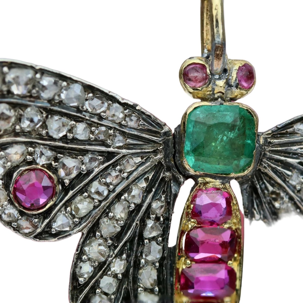 Pendentif en or jaune, argent, émeraude, rubis, saphirs et diamants - Castafiore
