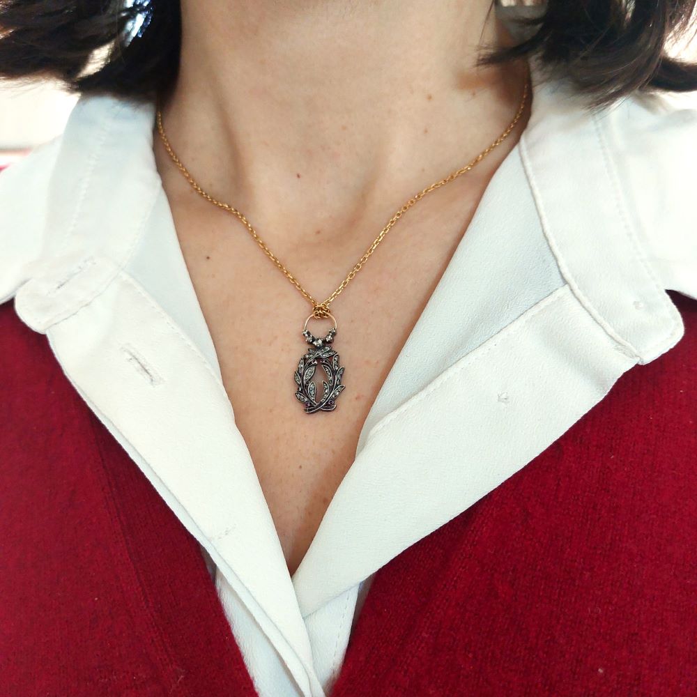 Pendentif en or jaune, argent, rubis et diamants - Castafiore