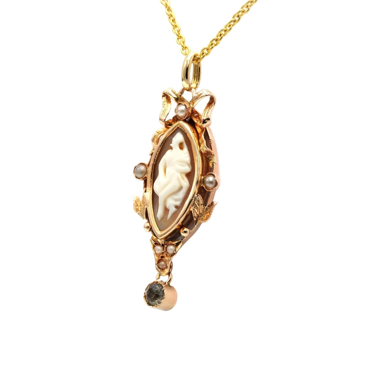 Pendentif en or jaune, camée perles et strass - Castafiore