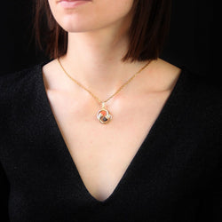 Pendentif en or jaune, corail et diamants - Castafiore