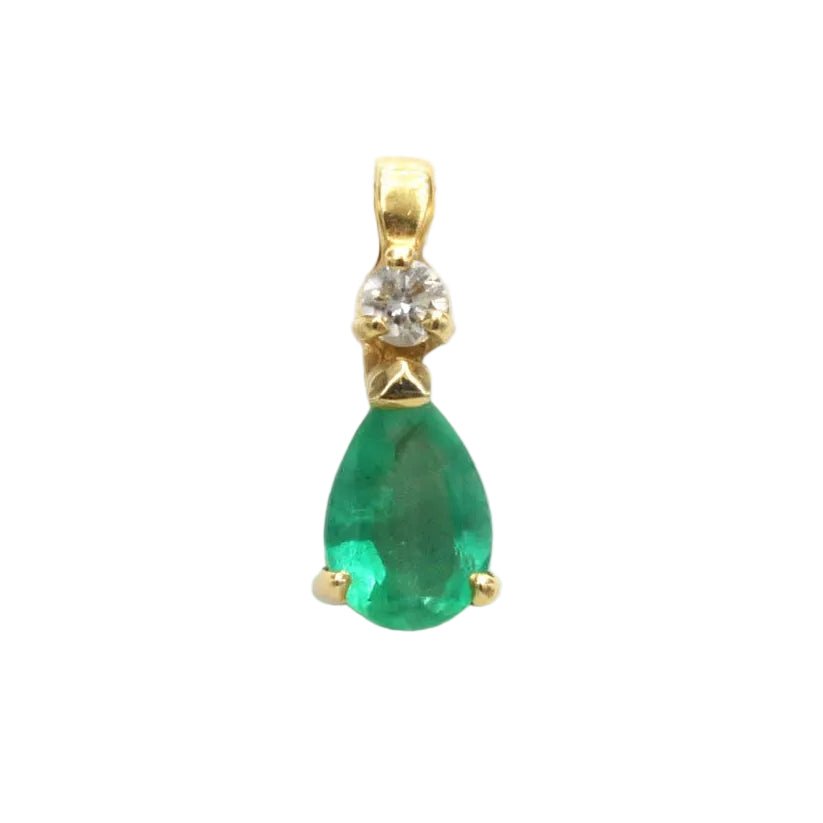 Pendentif en or jaune, émeraude et diamant