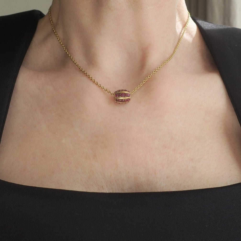Pendentif en or jaune et rubis - Castafiore