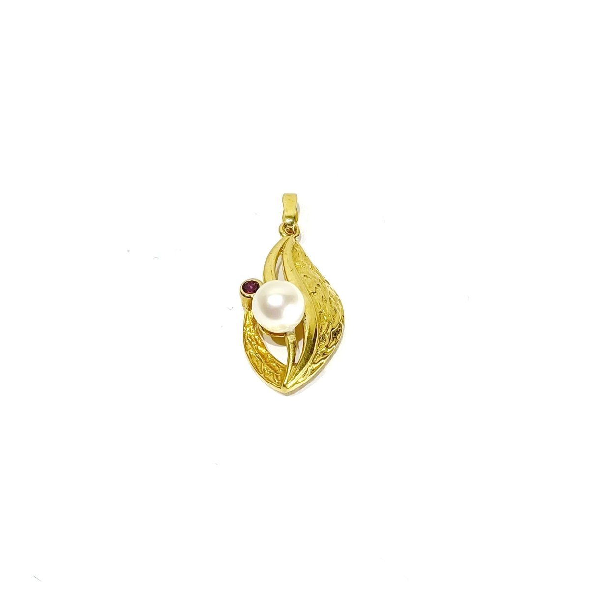 Pendentif en or jaune, perle et grenat - Castafiore