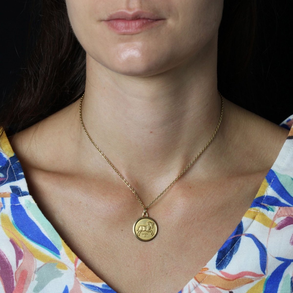 Pendentif MÉDAILLE Bélier en or rose - Castafiore