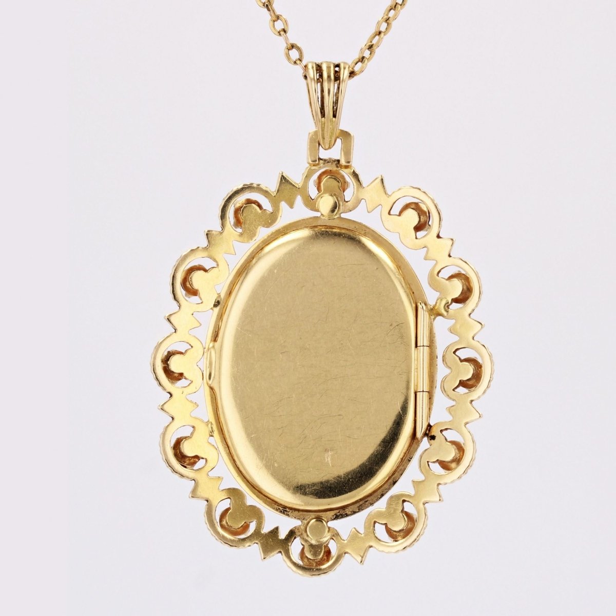 Pendentif MÉDAILLON en or jaune grenats - Castafiore